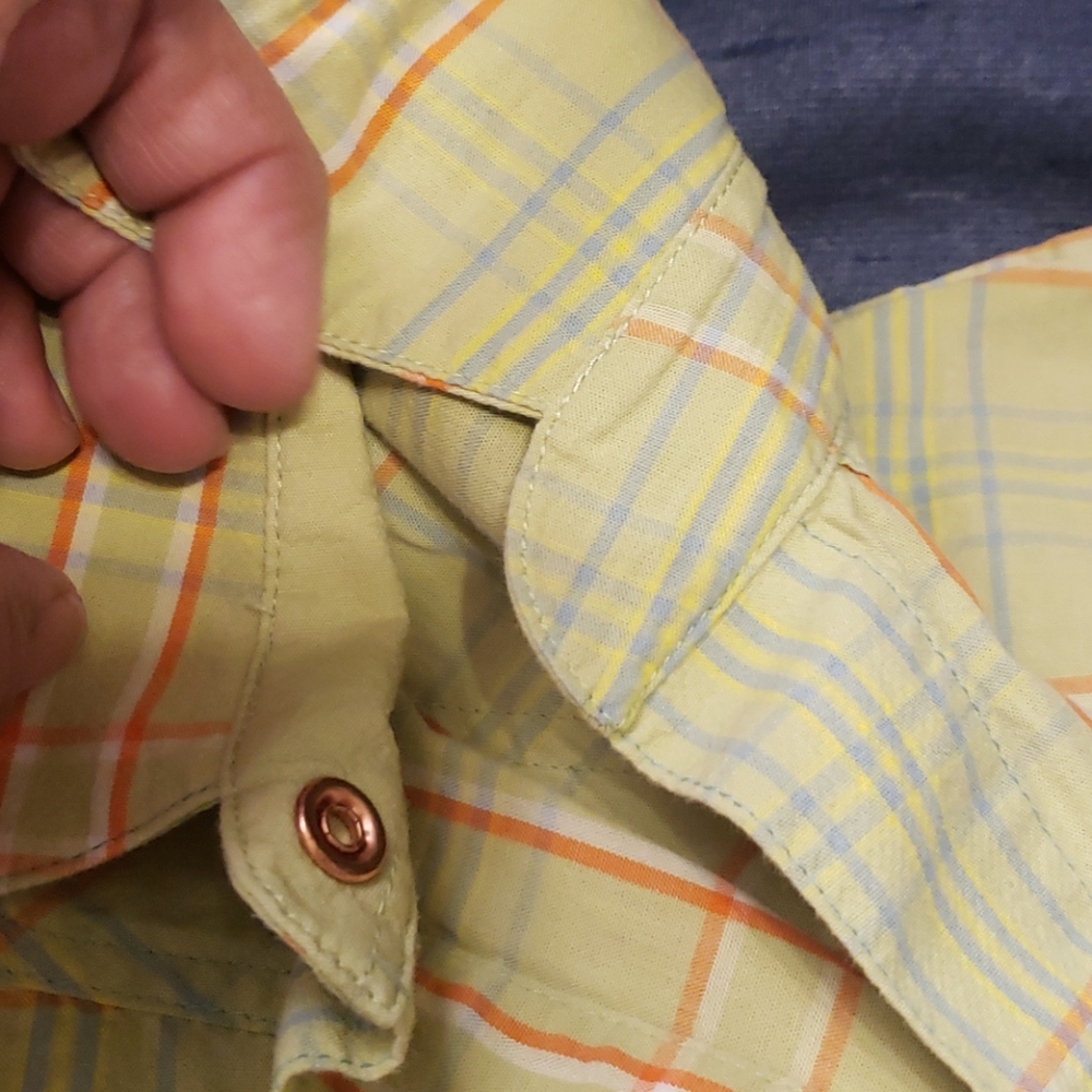 Rockies medium button down top - Picture 5 of 5